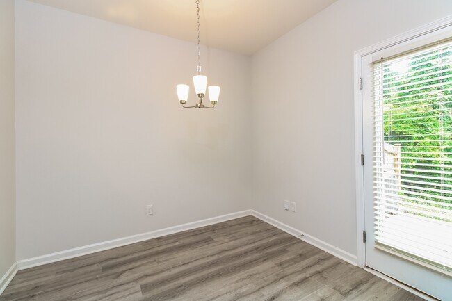 Foto del edificio - 287 Northwood St