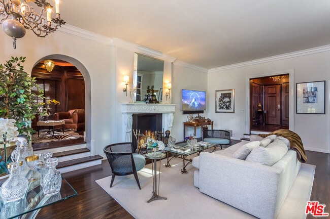 Building Photo - 10335 Wilshire Blvd