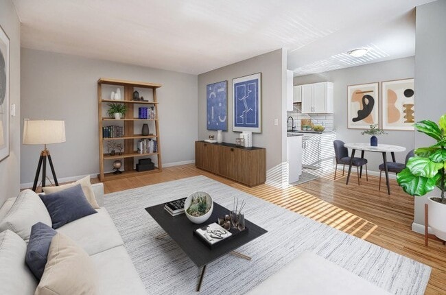 Interior Photo - Lock Vista