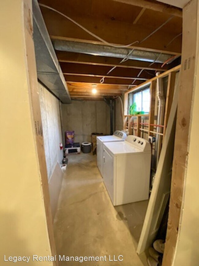 Building Photo - 2 br, 1 bath House - 580 S. 500 E.