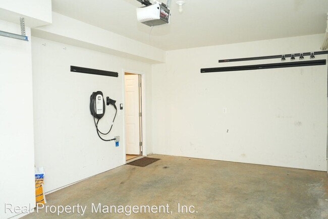 Building Photo - 3 br, 2.5 bath House - 2285 Whittington Dr.