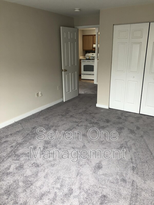 Building Photo - 497 Conarroe St