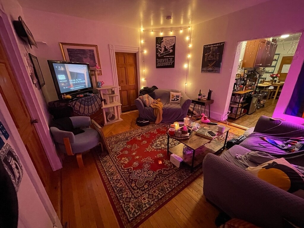 Foto principal - 28 Greylock Rd