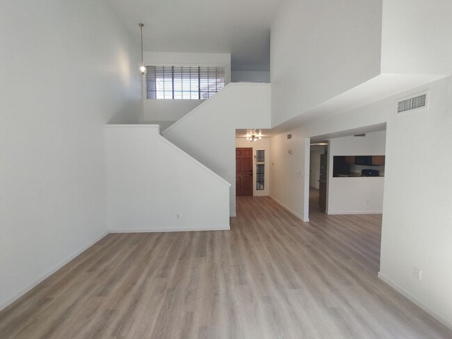 Building Photo - 13824 S 41st Way