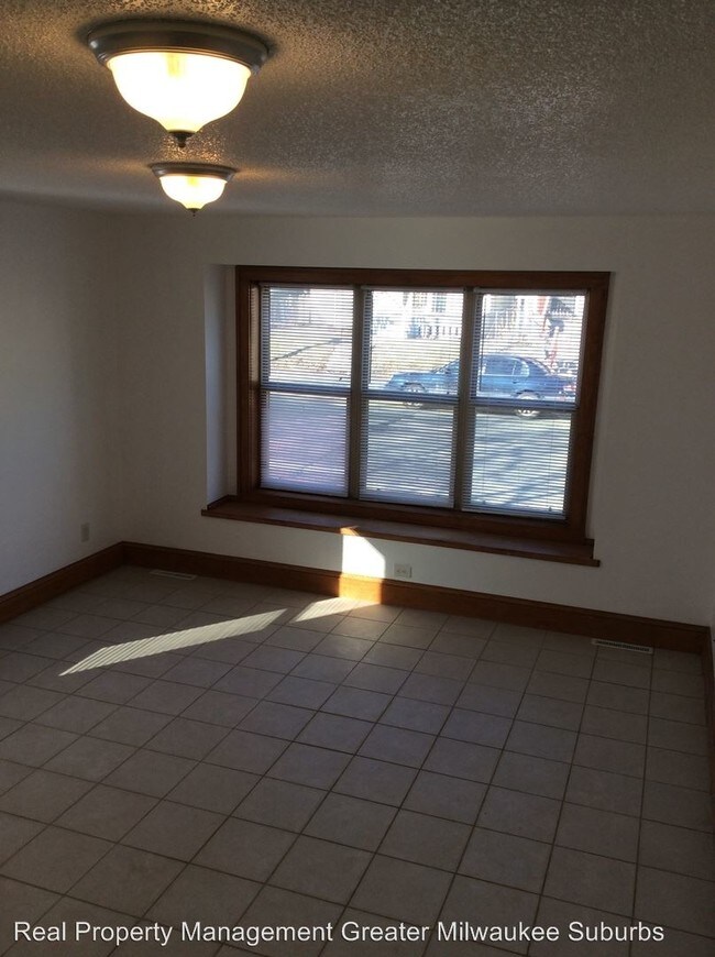 Building Photo - 3831 W Galena St
