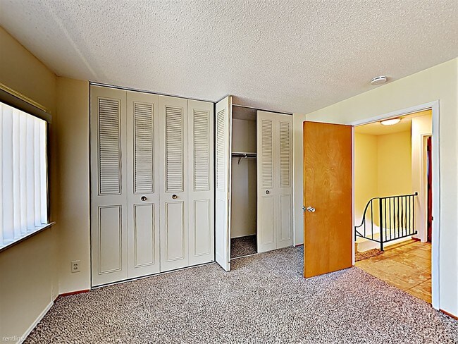 Building Photo - 5994 Lake Crest Way