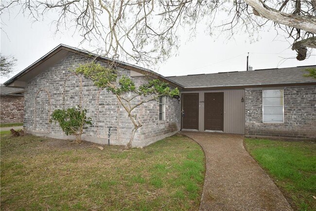 Building Photo - 1606 Cimmarron St