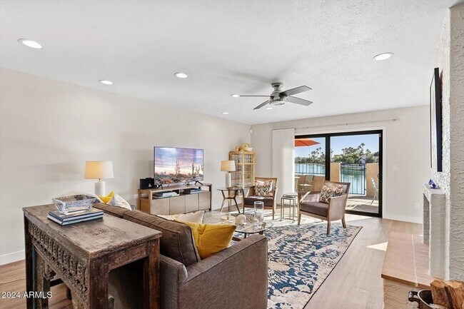 Building Photo - 8175 E Del Cuarzo Dr