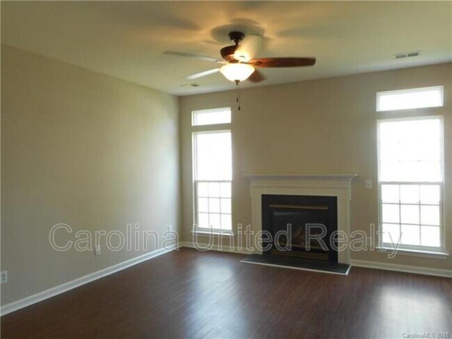Building Photo - 9527 Mitchell Glen Dr
