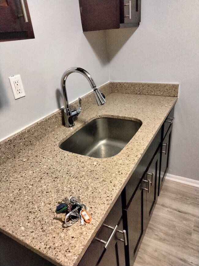 Foto del edificio - 3778 W 33rd St