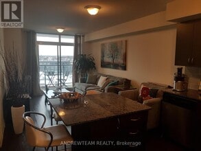 Building Photo - 816 Lansdowne Ave