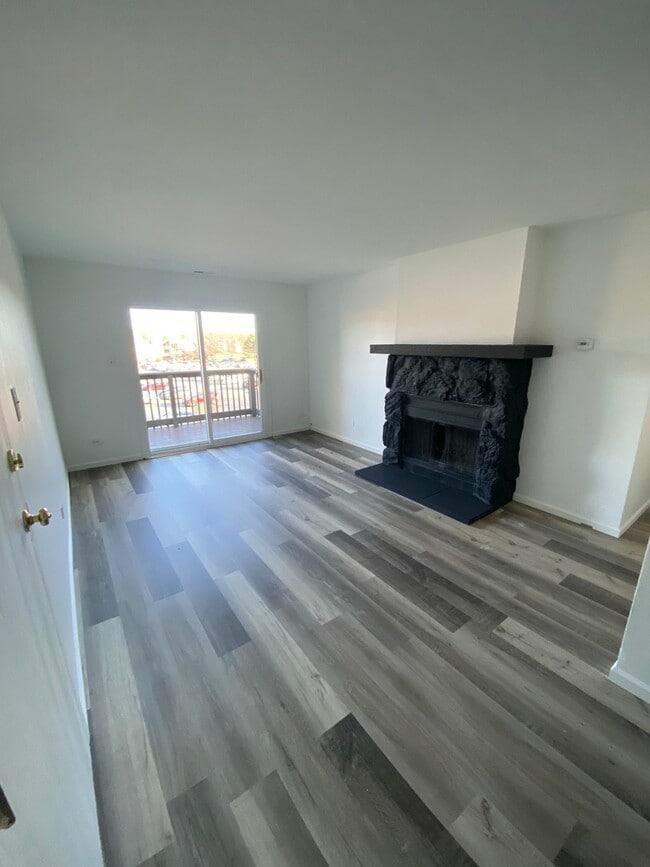 Building Photo - 1464 Stonebridge Cir