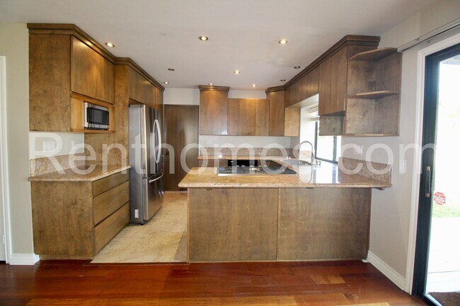 Foto del edificio - 10928 Sunset Ridge Dr