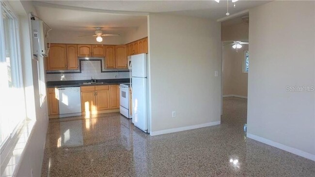 Building Photo - 14501 N Bayshore Dr