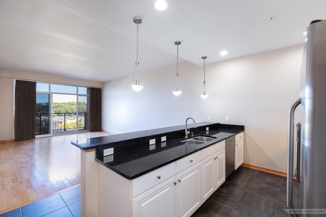 Building Photo - 625 N Segoe Rd