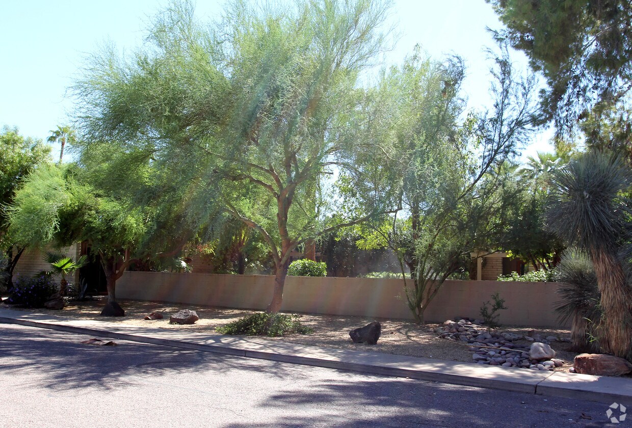 Building Photo - 3631 E Turney Ave