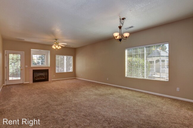 Building Photo - 2 br, 2 bath House - 1835 E. Mulberry St
