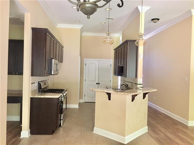 Foto del edificio - 843 Woodsprings Ct