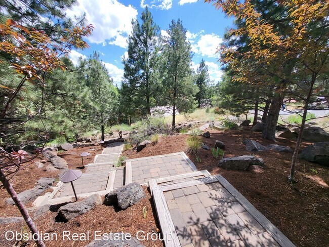 Foto del edificio - 3 br, 3 bath House - 124 NW Utica Ave