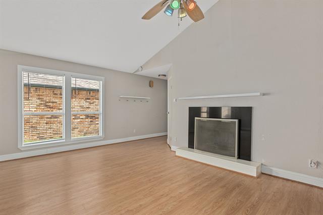 Foto del edificio - 253 Teakwood Ln