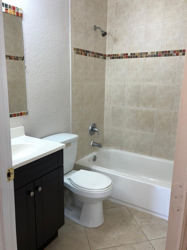 Foto del edificio - 5406 Bayside Dr