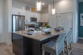 Building Photo - Trio at Jubilee Park