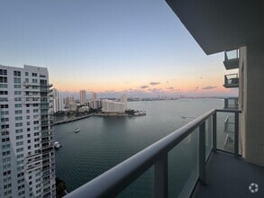 Building Photo - 1155 Brickell Bay Dr