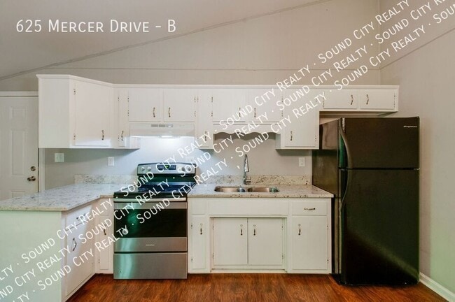 Building Photo - 625 Mercer Dr