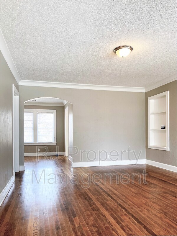 Building Photo - 1639 Shadowlawn Blvd
