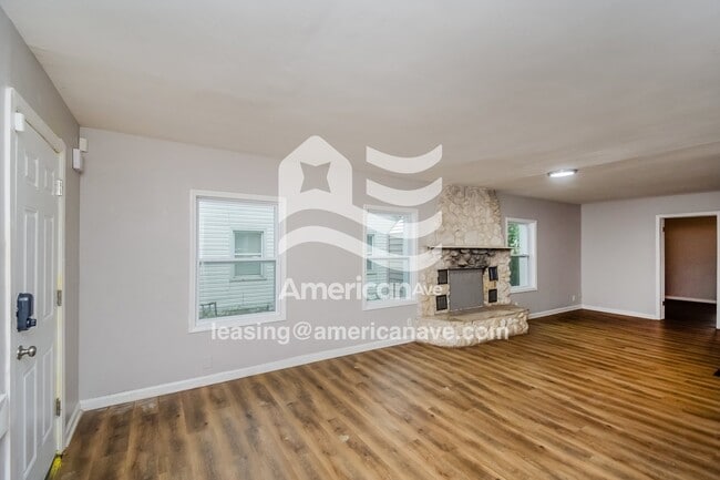 Foto del edificio - 3620 N Gladstone Ave