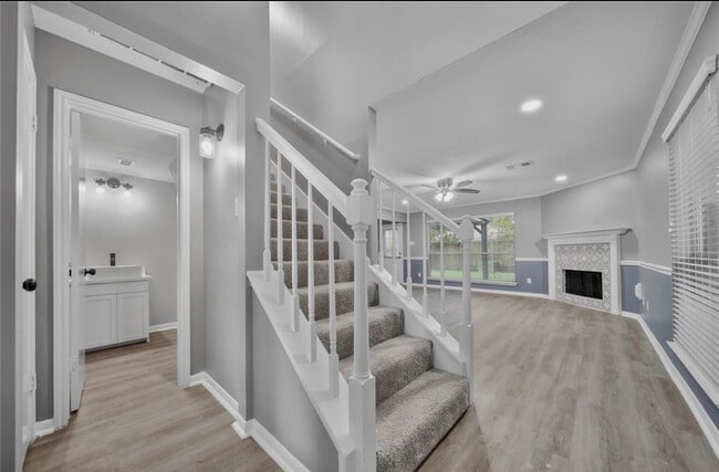 Building Photo - 10503 Timberloch Dr