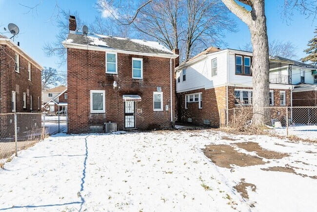 Building Photo - Single family home ready for rent!