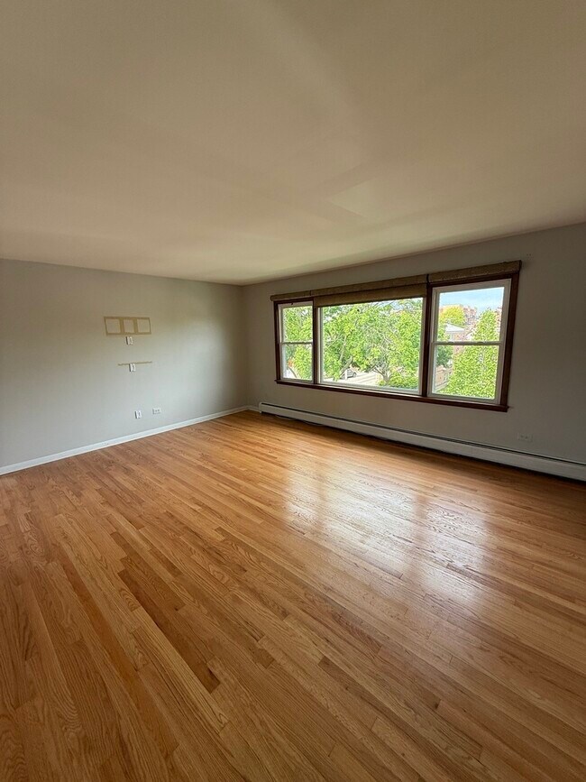 Foto del edificio - 8021 Knox Ave