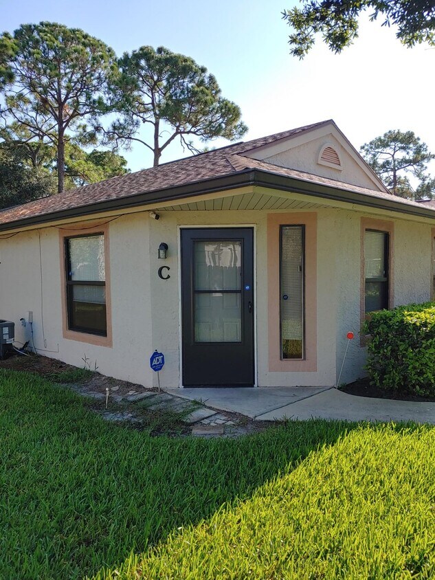 2837 Stoneway Ln, Fort Pierce, FL 34982 Townhome Rentals in Fort