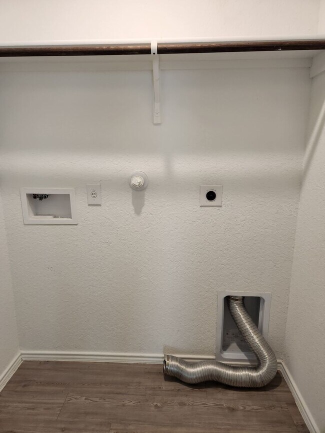 Building Photo - PALOMA Subdvison/ Converse Area