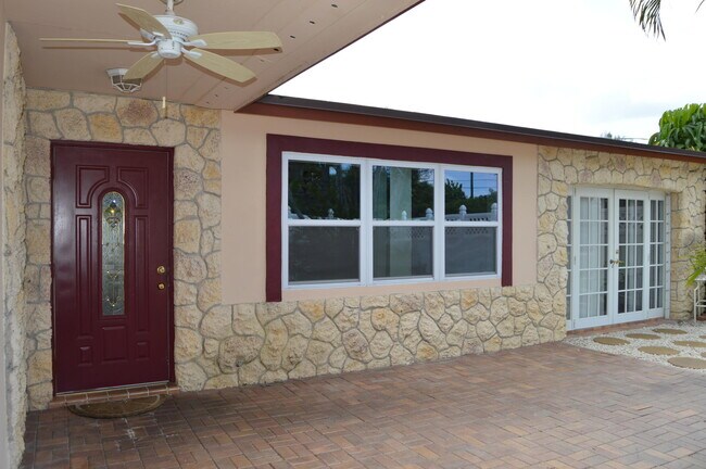 Building Photo - 95 Cypress Ave