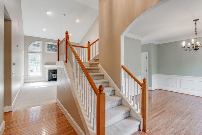 Building Photo - Beautiful All Brick Custom Home In Lake Ca...