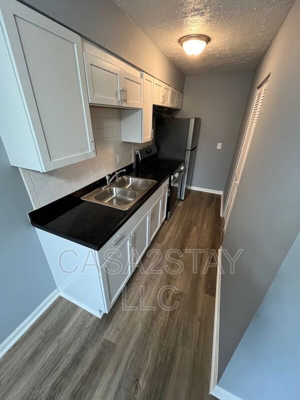 Building Photo - 383 Redmar Blvd