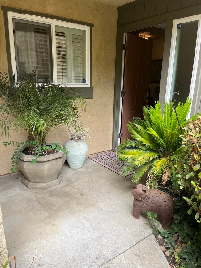 Building Photo - 322 Oakwood St