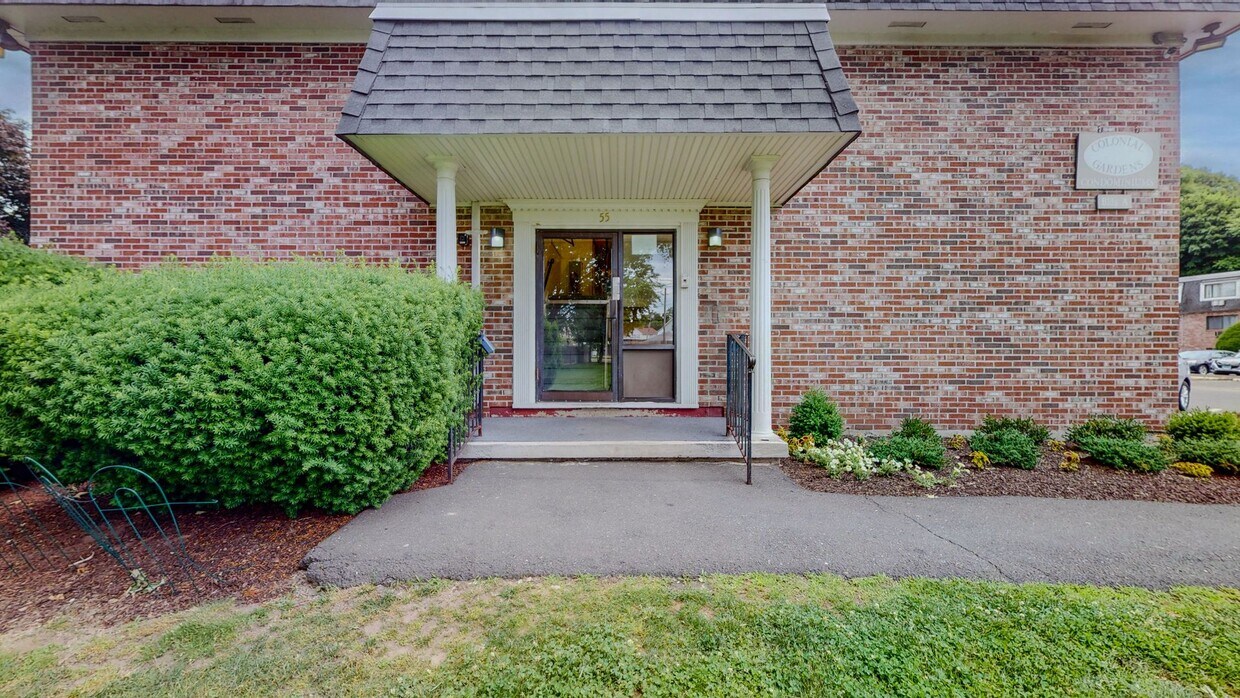 Foto principal - Convenient 1 Bedroom Condo close to train ...