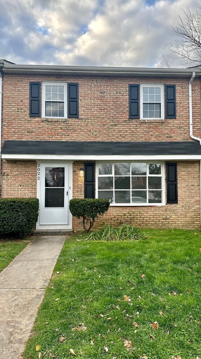 Building Photo - 2022 Hale Ct