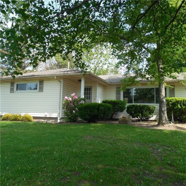 17 E Oakwood Way, New Castle, PA 16105 House Rental in New Castle, PA