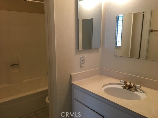 Foto del edificio - 2871 S Fairview St