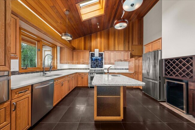 Building Photo - 5203 N Mulvaney Ct