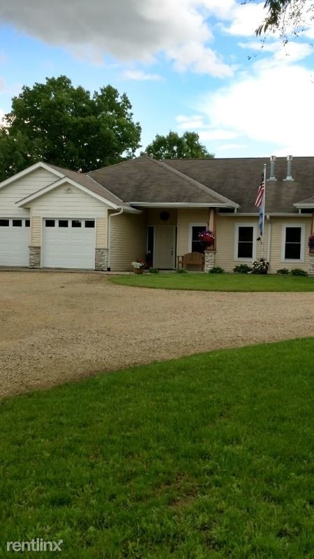 Primary Photo - 3 br, 2 bath Townhome - W8057 140th Ave