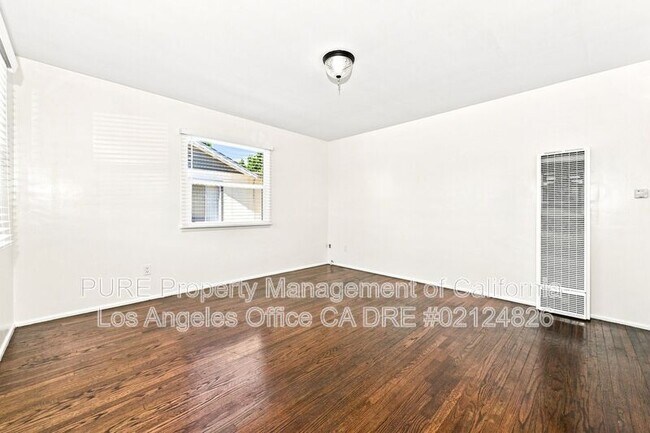 Foto del edificio - 4615 168th St