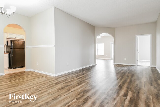 Building Photo - 495 Lancer Oak Dr