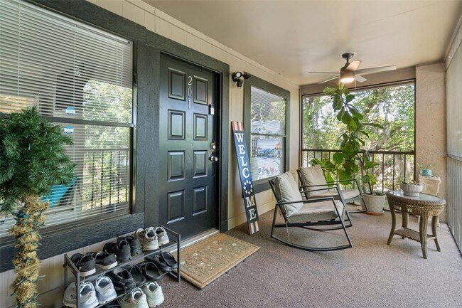 Foto del edificio - 14733 Norwood Oaks Dr