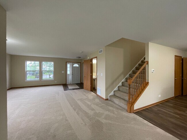 Building Photo - Single Family Home for Rent in Marengo! Available Mid August 2026!