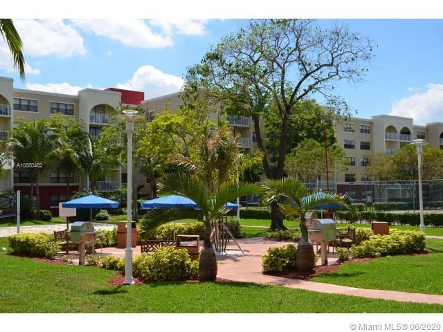 Foto del edificio - 18255 NW 68th Ave